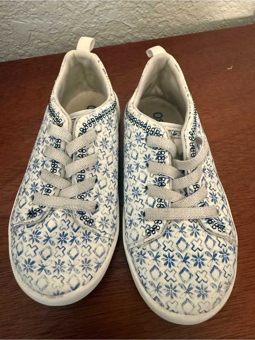 OshKosh B'gosh White and Blue Patterned Canvas Sneakers